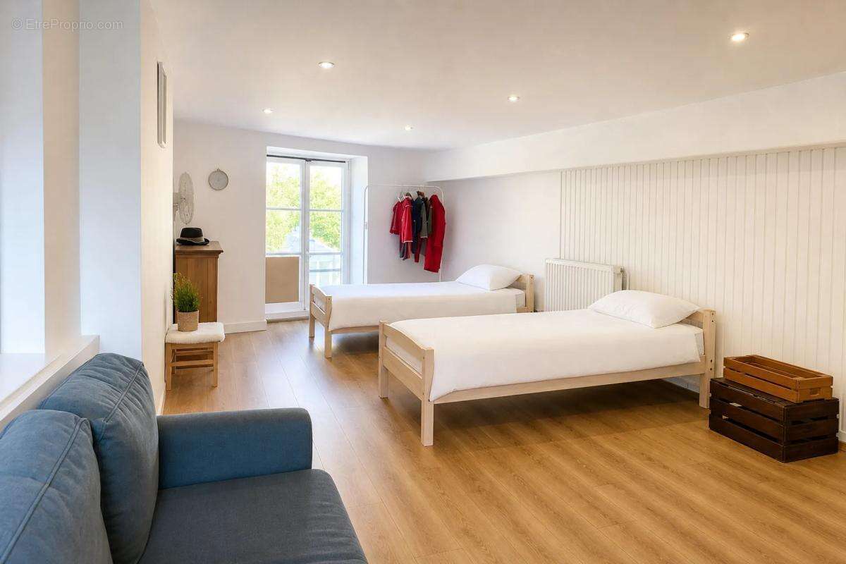 Maison 190 m² rénovée avec goût – DPE C – Jardin & dépendances - photo 15