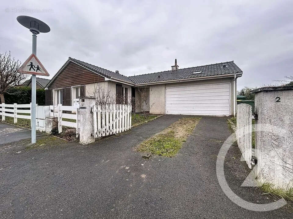 Maison à SAINT-FARGEAU-PONTHIERRY