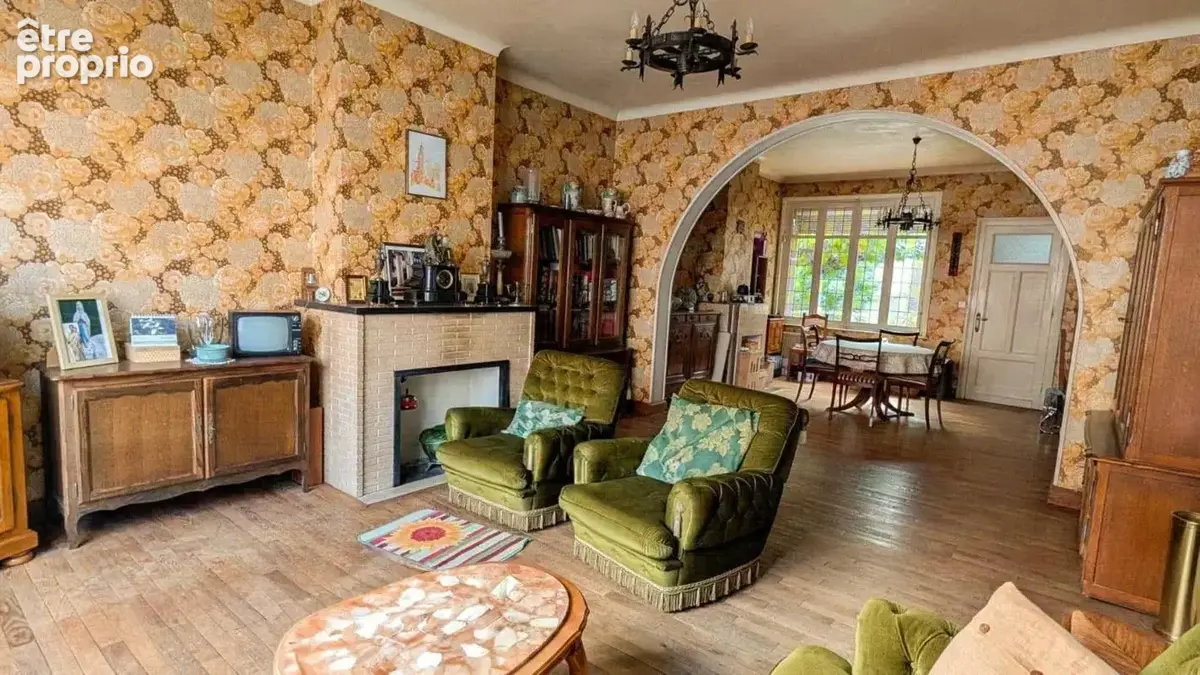 Maison de ville de 210 m², 1500 m² de jardin, grand garage - photo 2