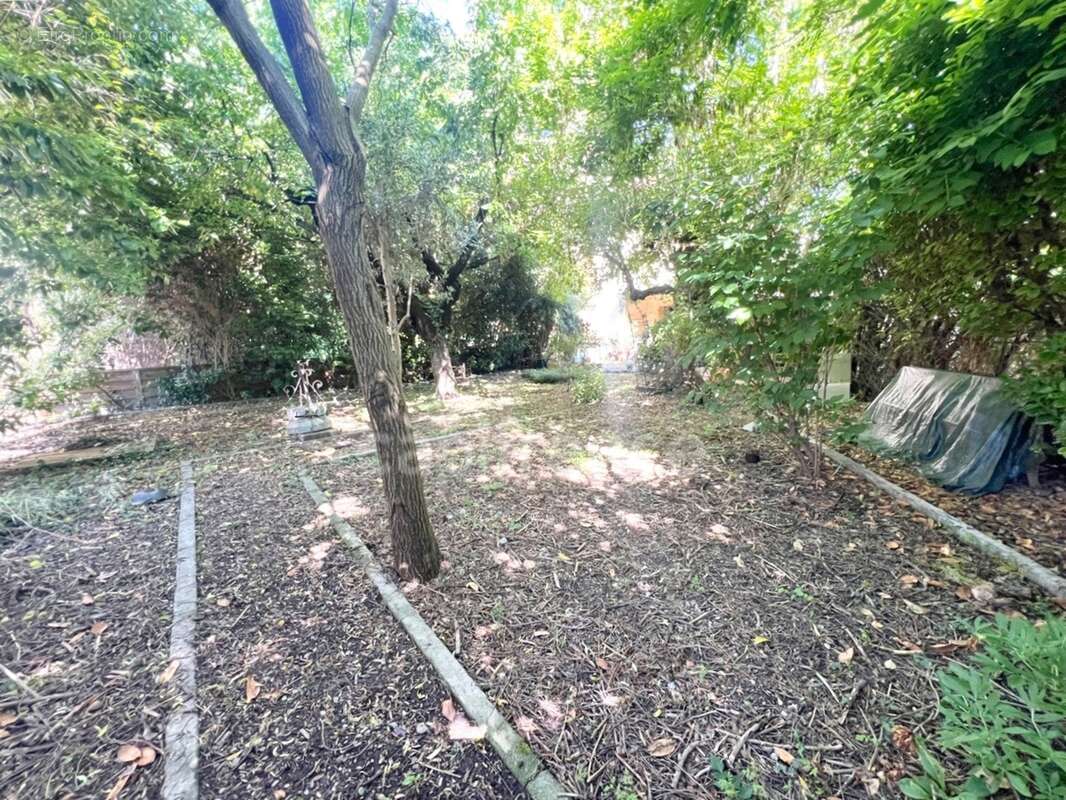 Maison à vendre à Digne-les-Bains – 115 m², 4 chambres, jardin arboré de 300 m², fort potentiel - photo 5