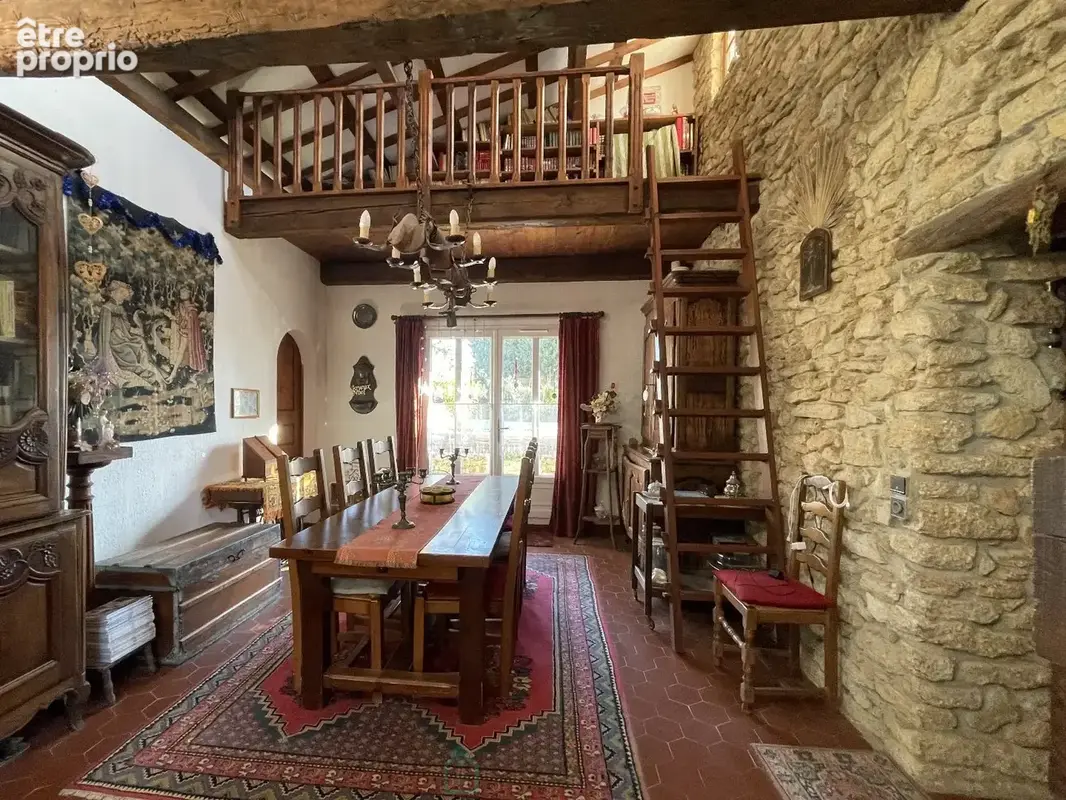 ISTRES Propriété de caractère  Maison principale + extension avec double habitation  230 m²  Terrain 1400 m² - photo 8