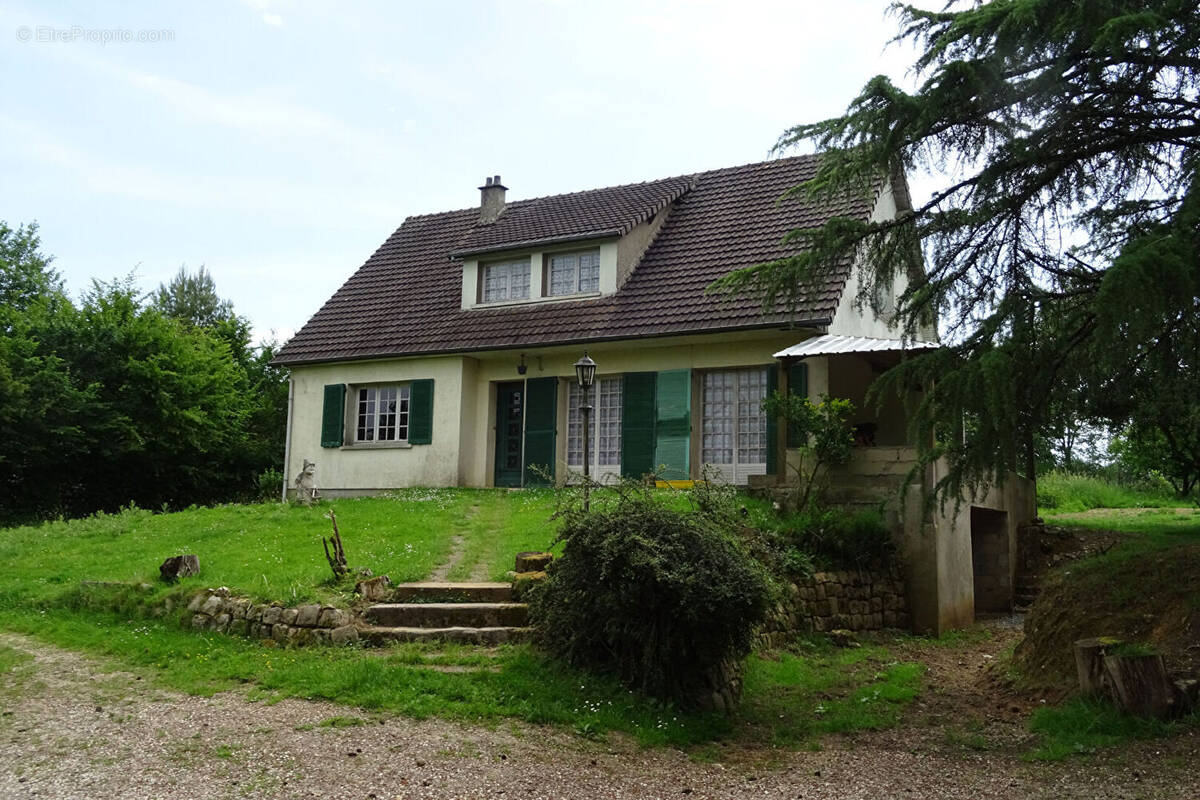 Maison à THIRON-GARDAIS