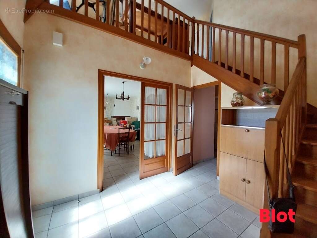 Maison 153 m² à Coesmes  - photo 4