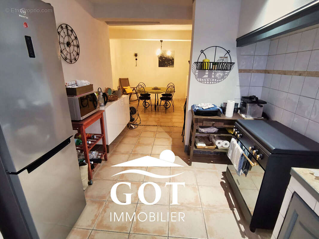 Maison à SAINT-LAURENT-DE-LA-SALANQUE