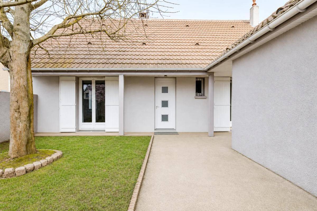 Maison à COMBS-LA-VILLE