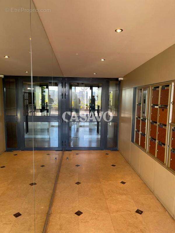 Appartement à CHARENTON-LE-PONT