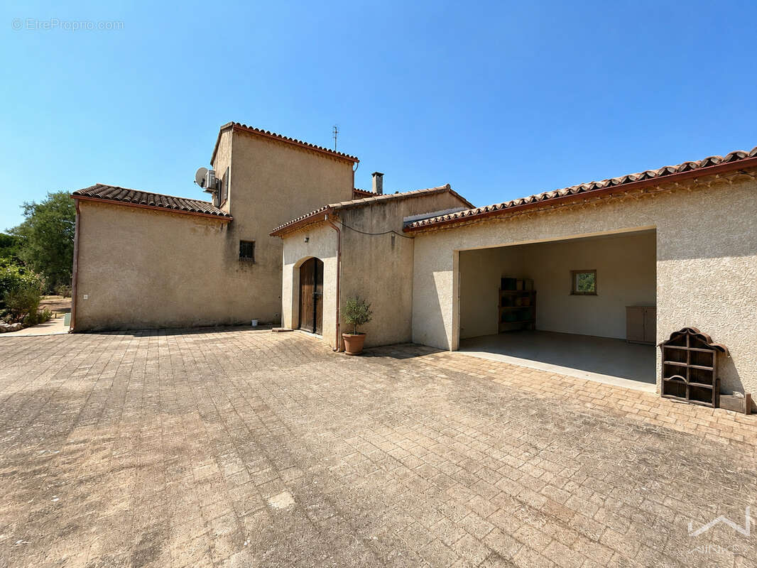 EXCLUSIVITE : MAISON à St-Alexandre (30) -  158 M2 - 3 chambres - 1 bureau - 2 garages - 1 atelier - Terrain 1 - photo 22