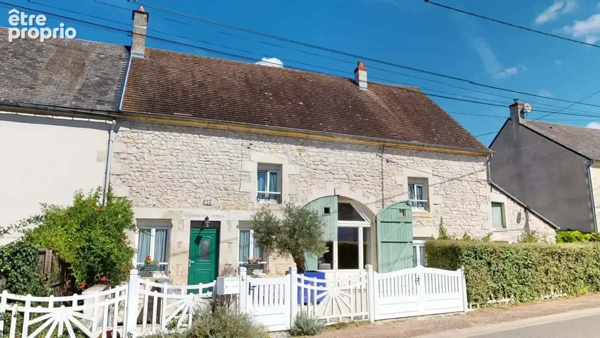 Pouilly-sur-Loire – Superbe fermette restaurée de 161 m² au calme avec jardin, cave voûtée et garage - photo 2