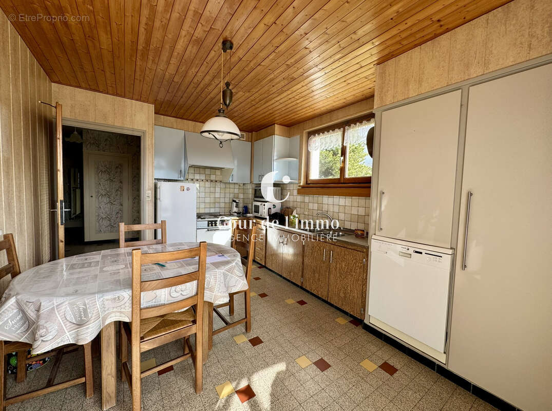 Maison à CRANVES-SALES