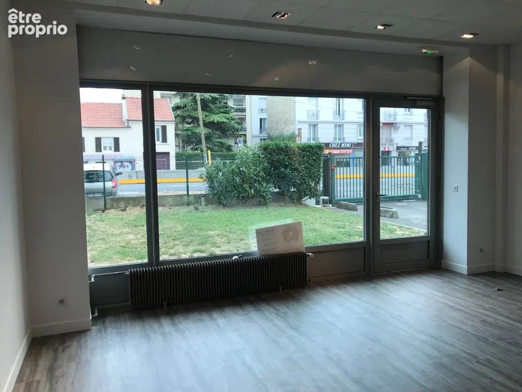 Local commercial 45 M2 - photo 2
