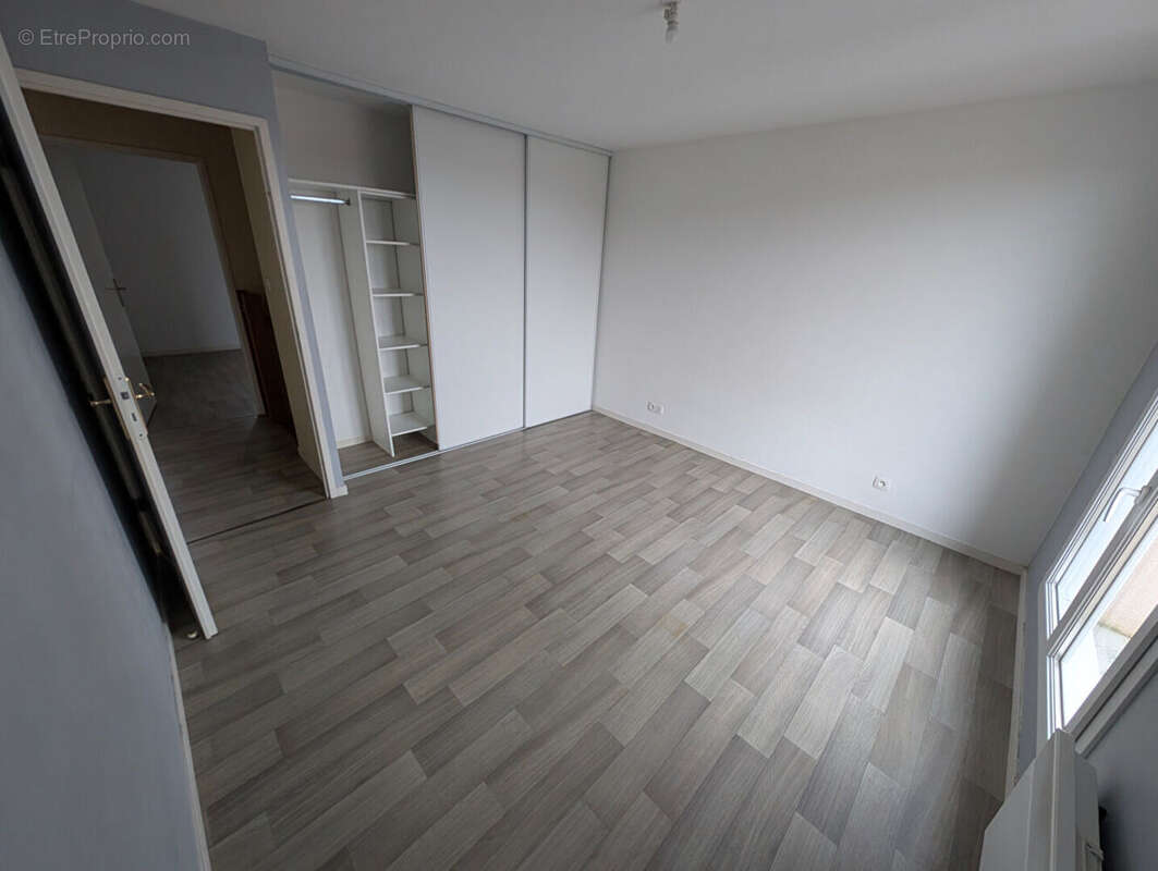 Maison à FONTAINE-LE-COMTE