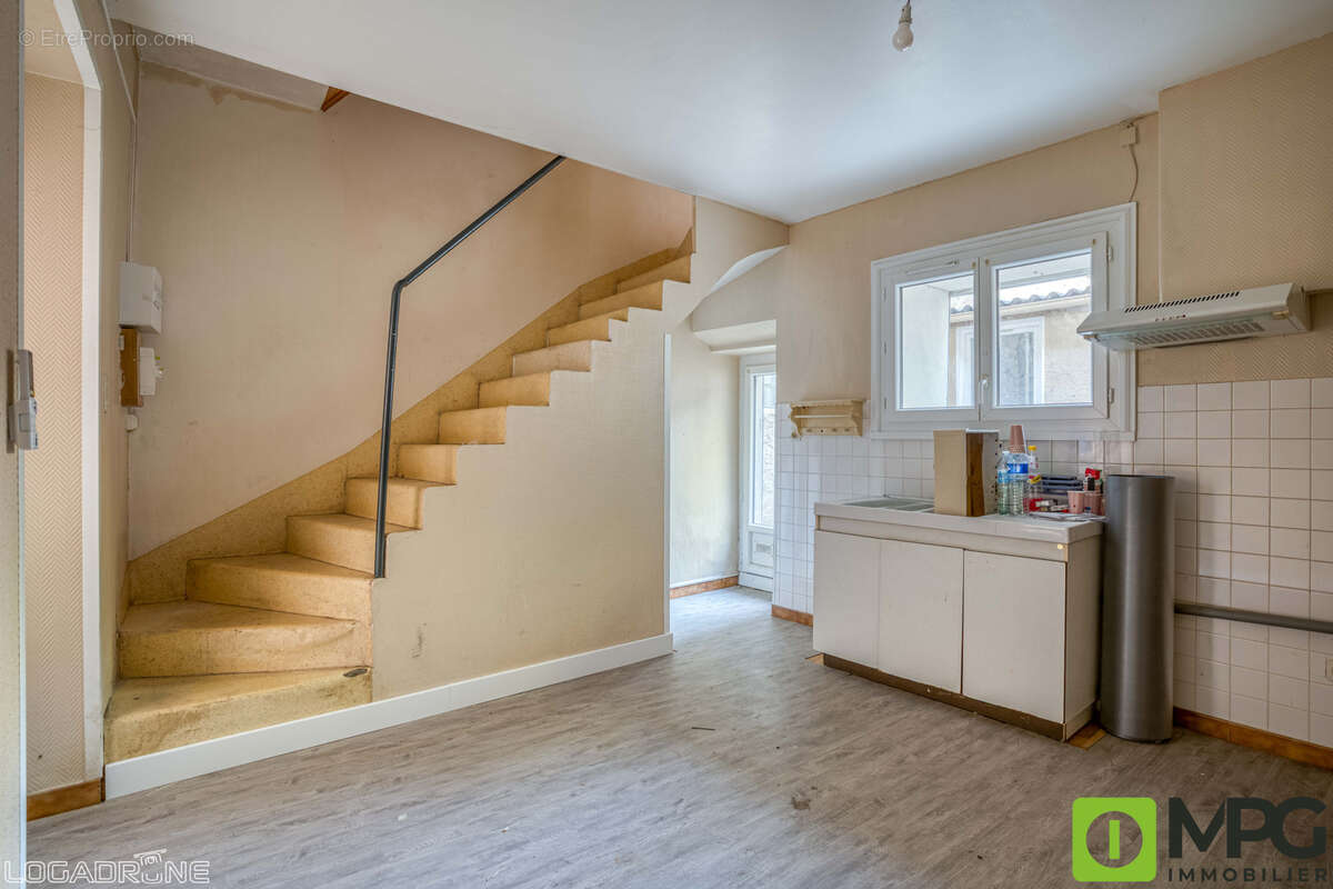 A fumel, ensemble immobilier avec deux appartements et un garage - photo 8