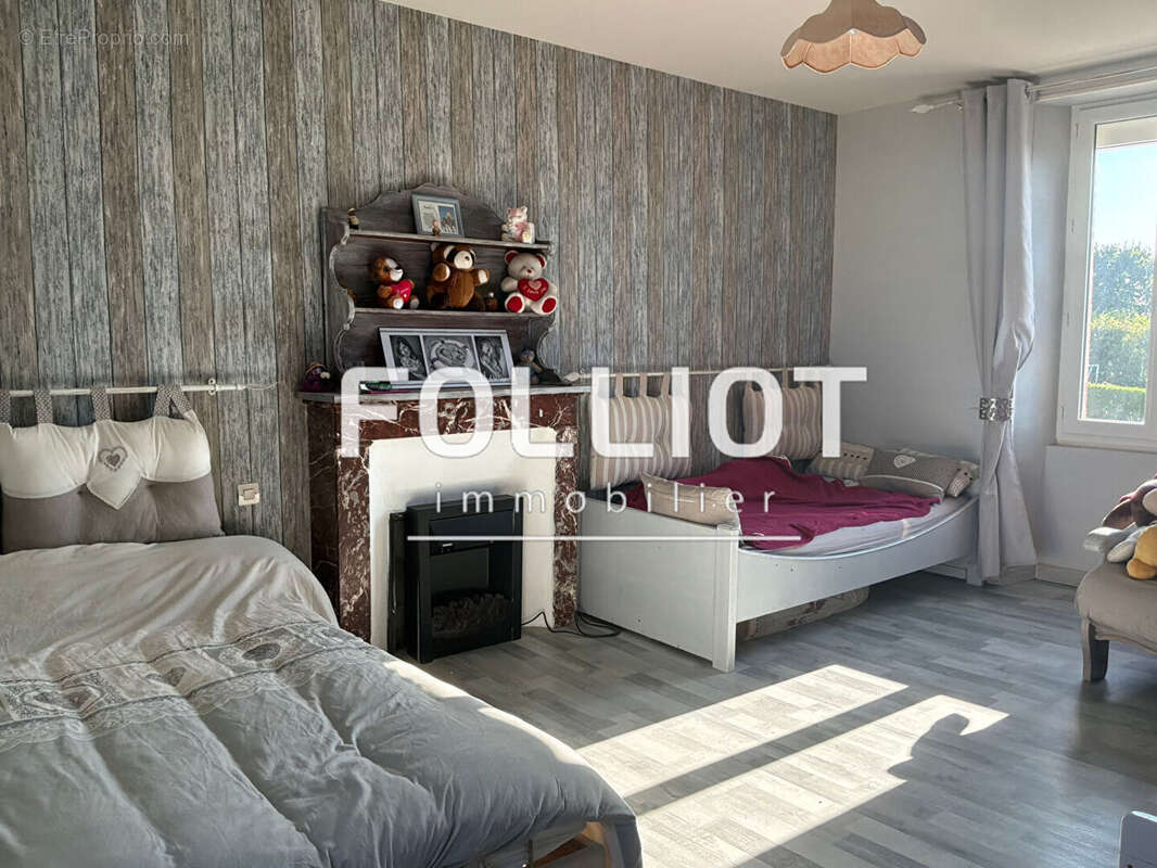 A VENDRE - Pirou Bourg - Ensemble de deux maisons et terrain constructible - photo 4