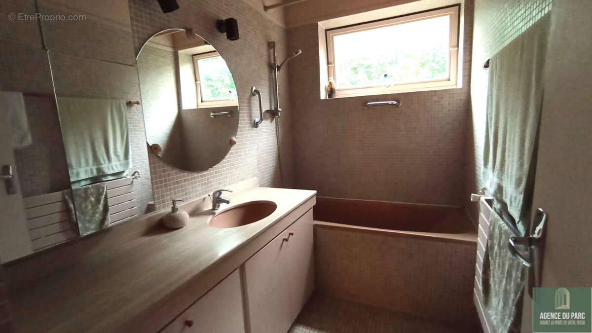 Appartement à VILLE-D'AVRAY
