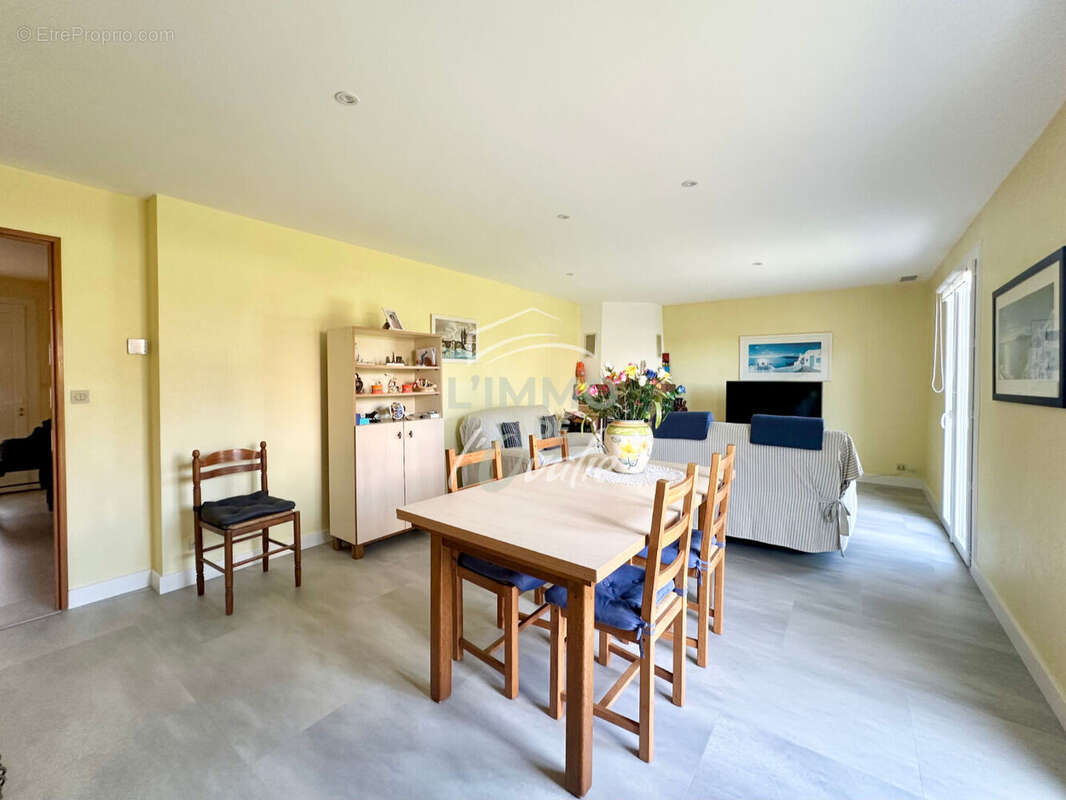 Maison à BRUGUIERES