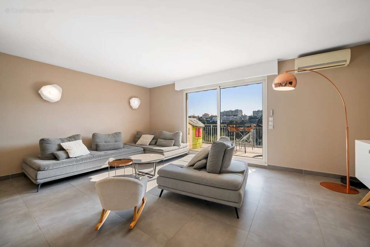 Nice – ouest - 5 pièces – 100 m² – terrasse – aperçu mer – piscine – parking - photo 3