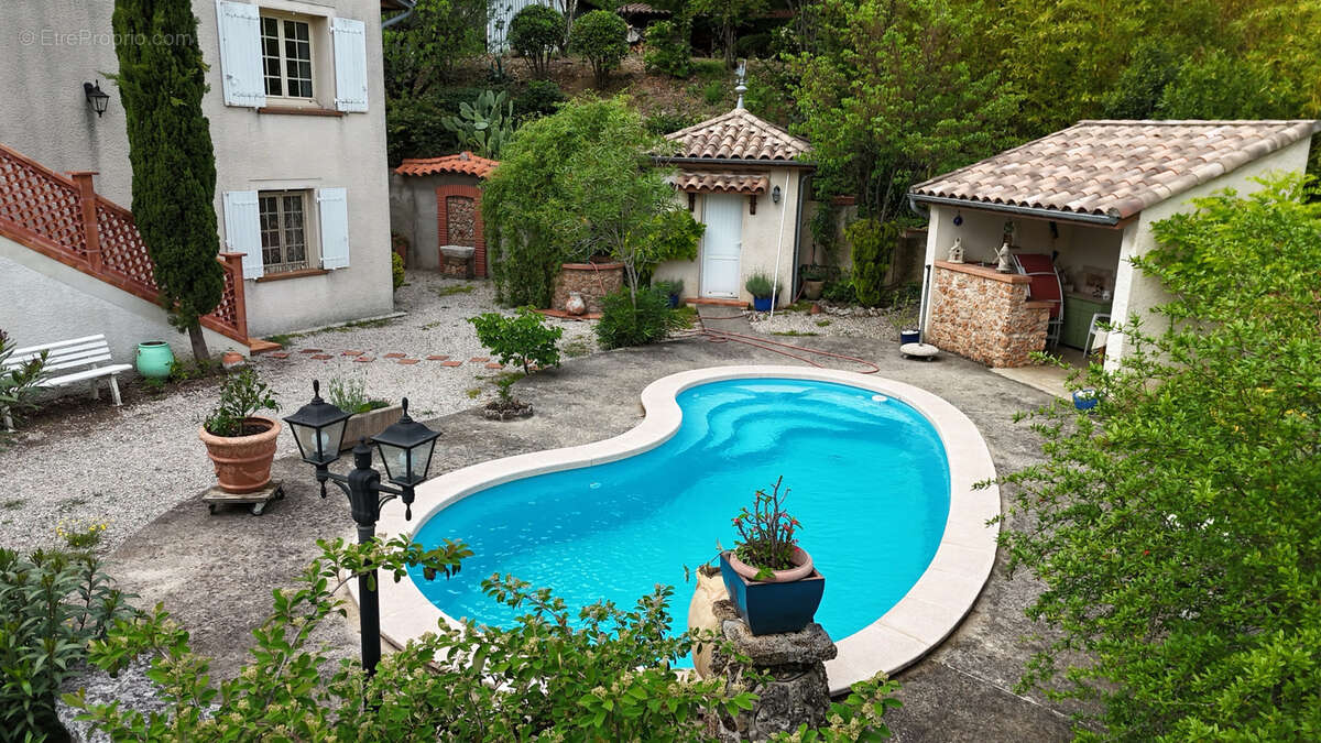 Maison à POUJOLS