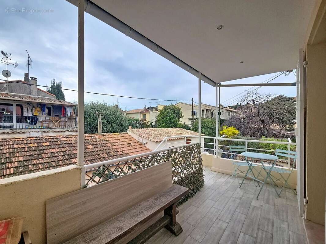 Appartement à SAINT-LAURENT-DU-VAR