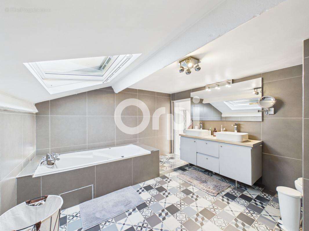 Appartement à MANDELIEU-LA-NAPOULE