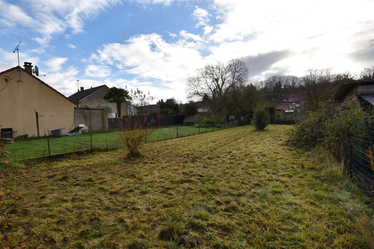 Maison à BERTEAUCOURT-LES-DAMES