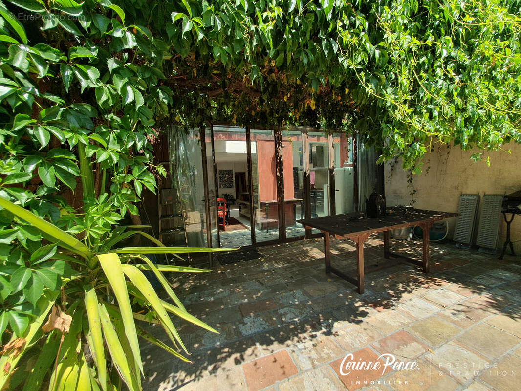 Nîmes maison de charme avec patio pisine dépendance - photo 2