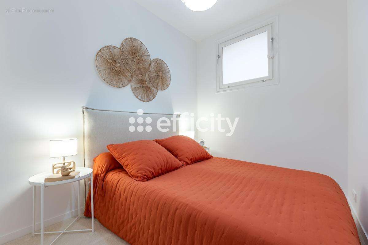 Appartement à PARIS-7E