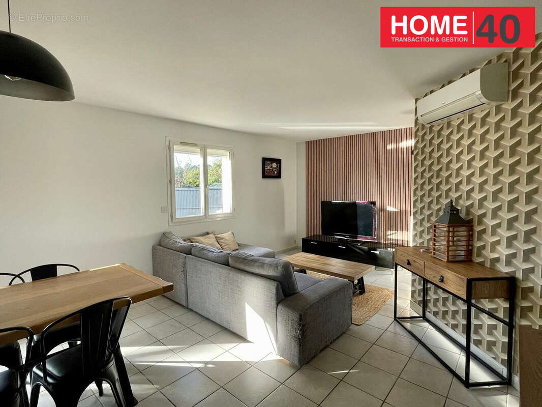 Maison à PARENTIS-EN-BORN