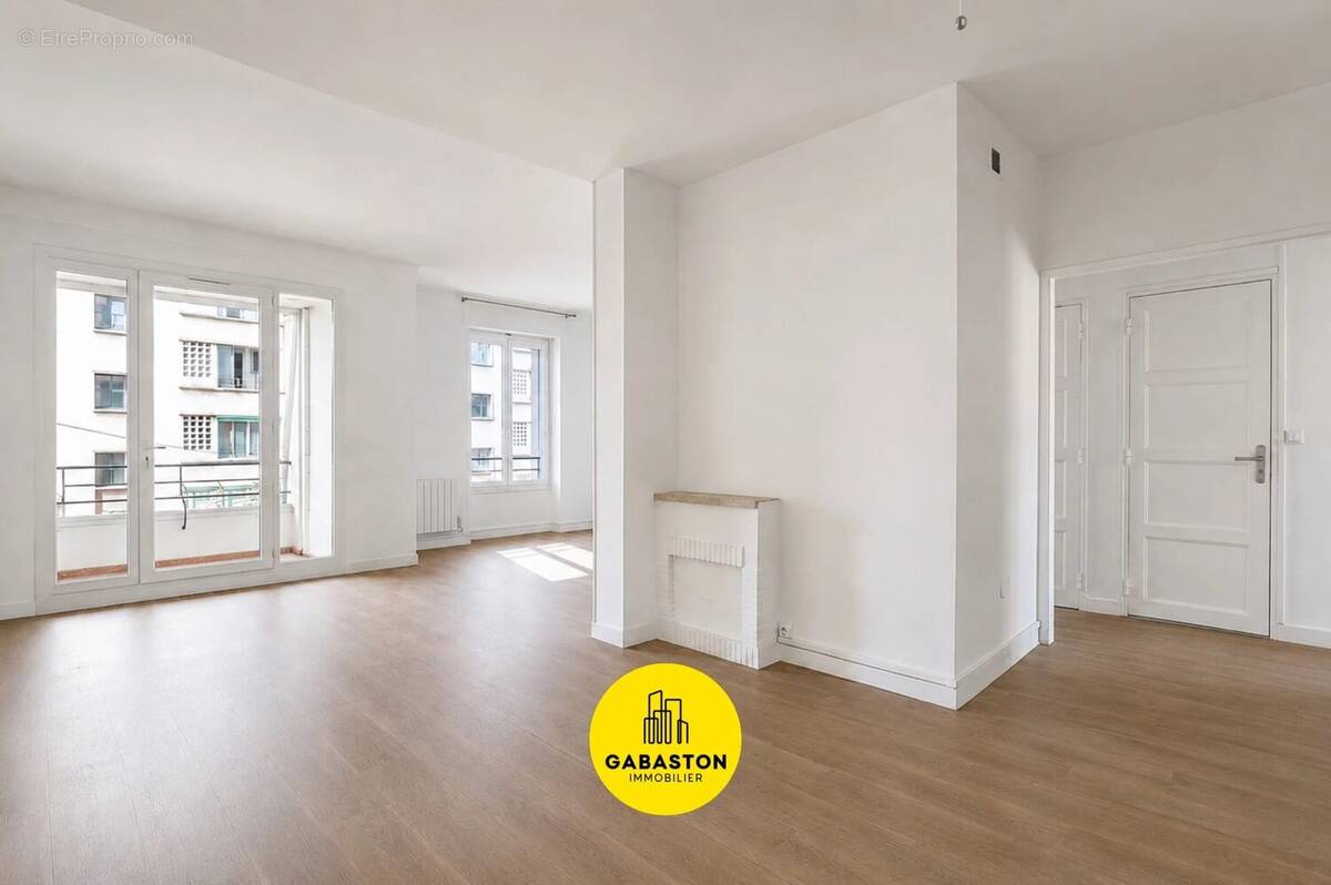 Appartement à MARSEILLE-2E