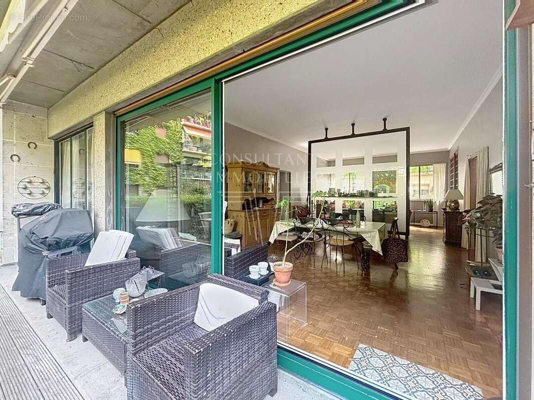 Appartement à NEUILLY-SUR-SEINE