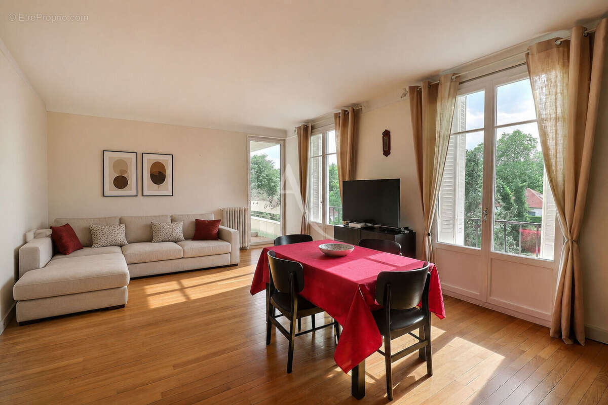Appartement Parc de Maisons-Laffitte 4p 3ch 78 m2 - photo 2