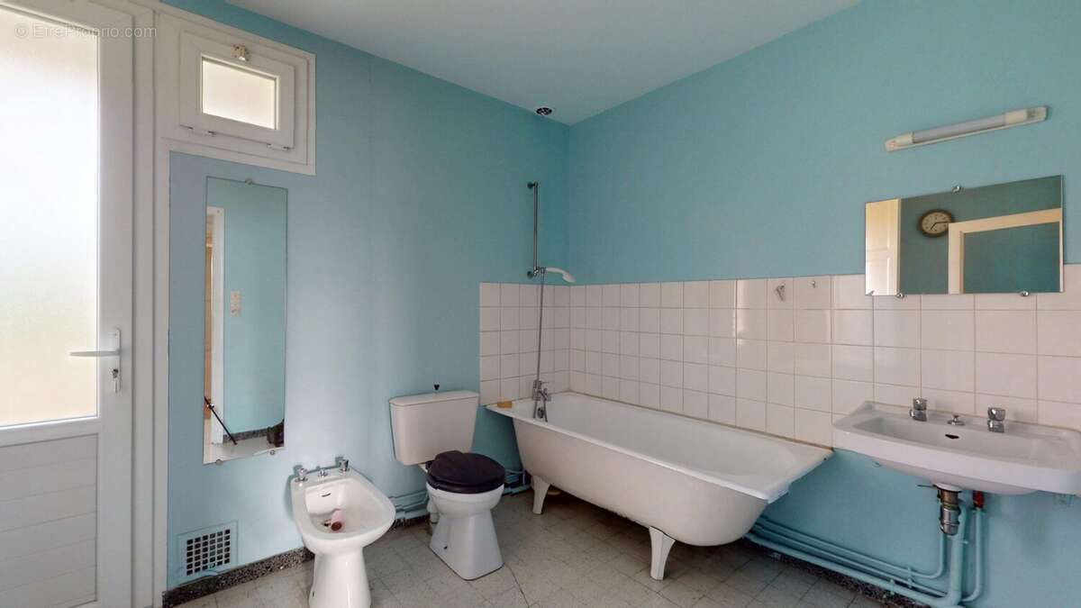 Maison à AMBARES-ET-LAGRAVE