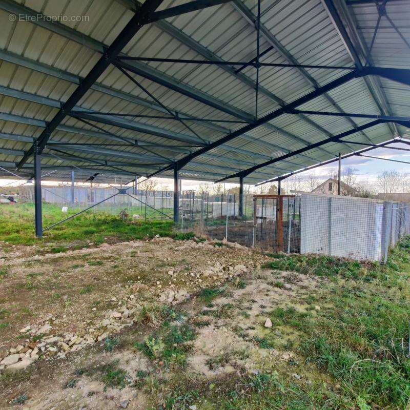 Maison à SAINT-SILVAIN-BAS-LE-ROC