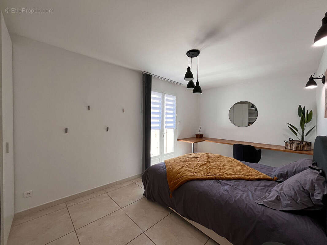 Maison Cabrieres D Avignon 7 pièce(s) 258 m2 - photo 11