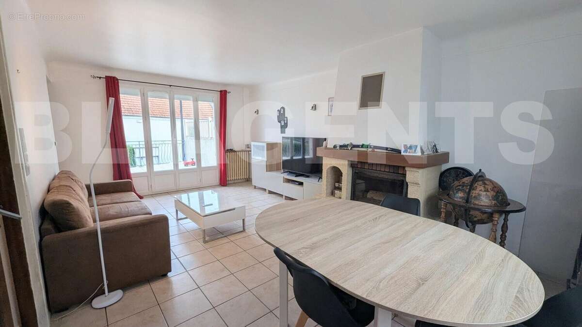 PXL_20251031_143608009 - Maison à CHAMIGNY