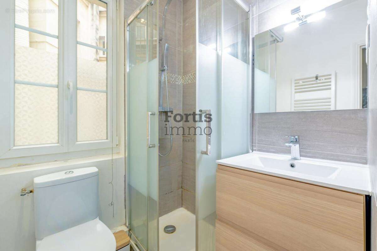 Appartement à PARIS-18E