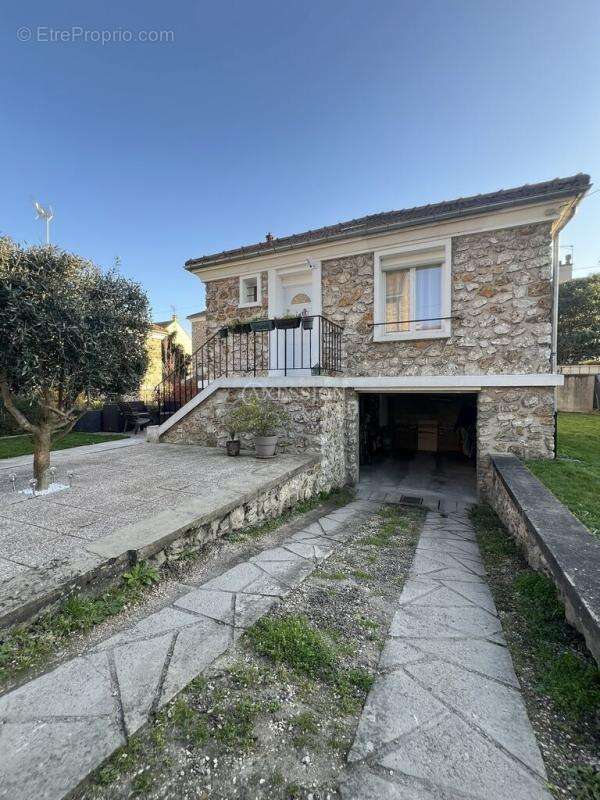 Maison à VILLENEUVE-SAINT-GEORGES