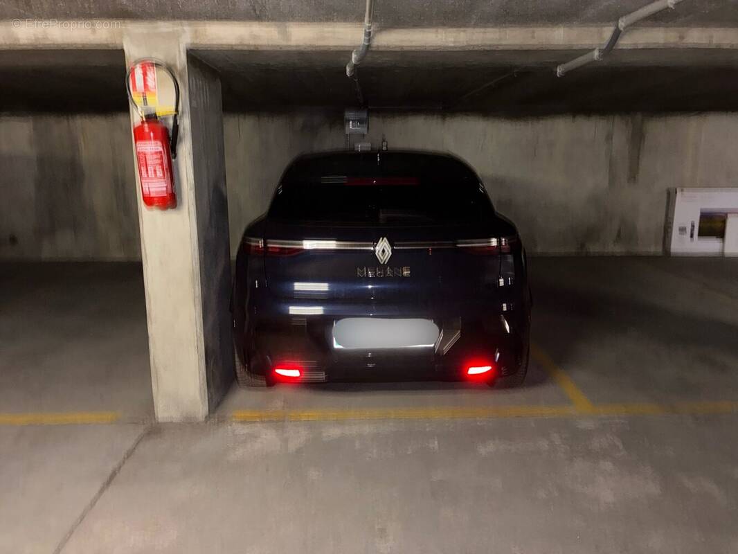 Parking à SEVRES