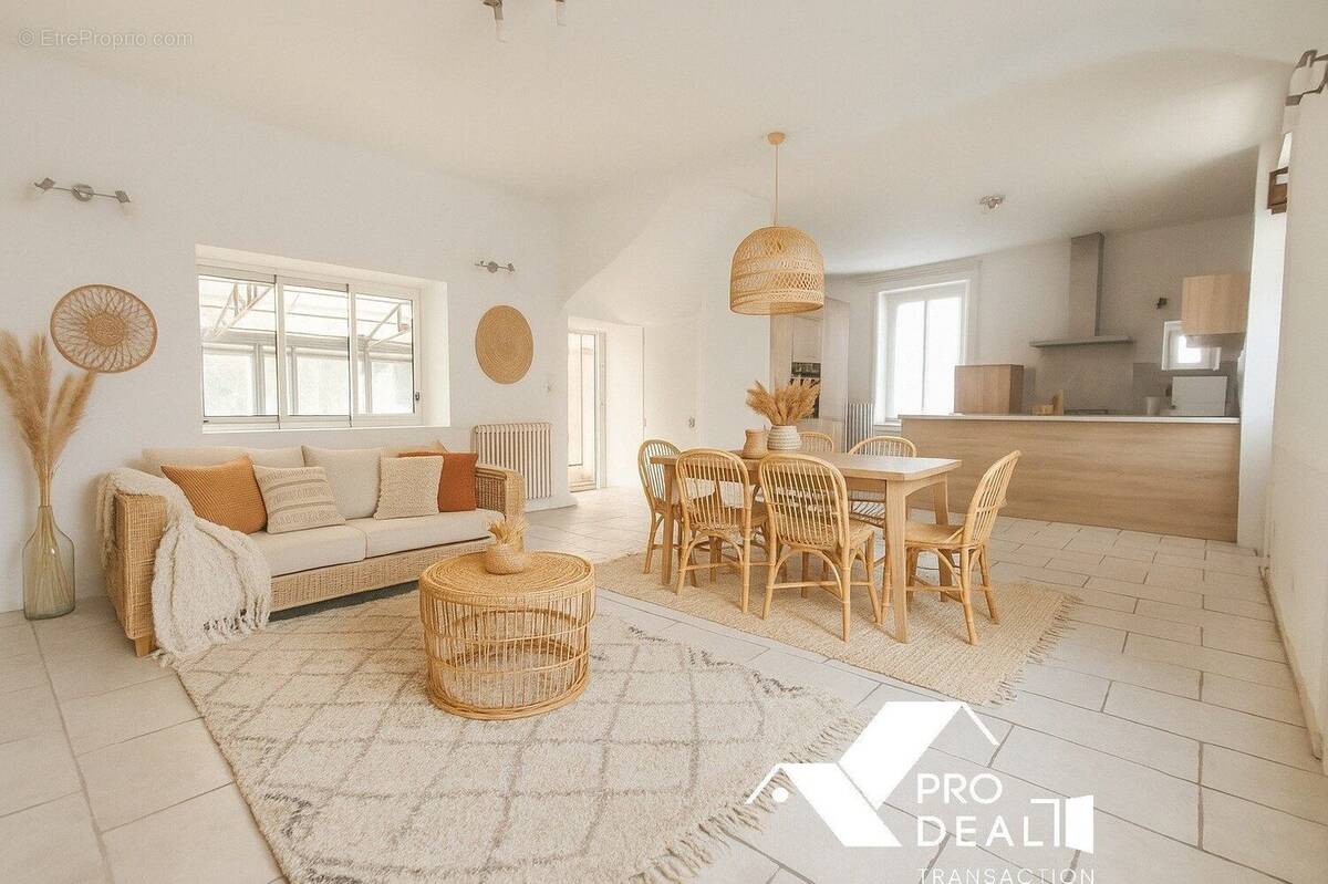 Maison à PONT-DE-CHERUY