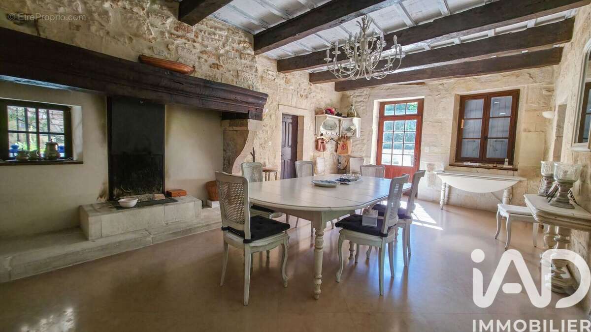 Photo 6 - Maison à MONTCLUS