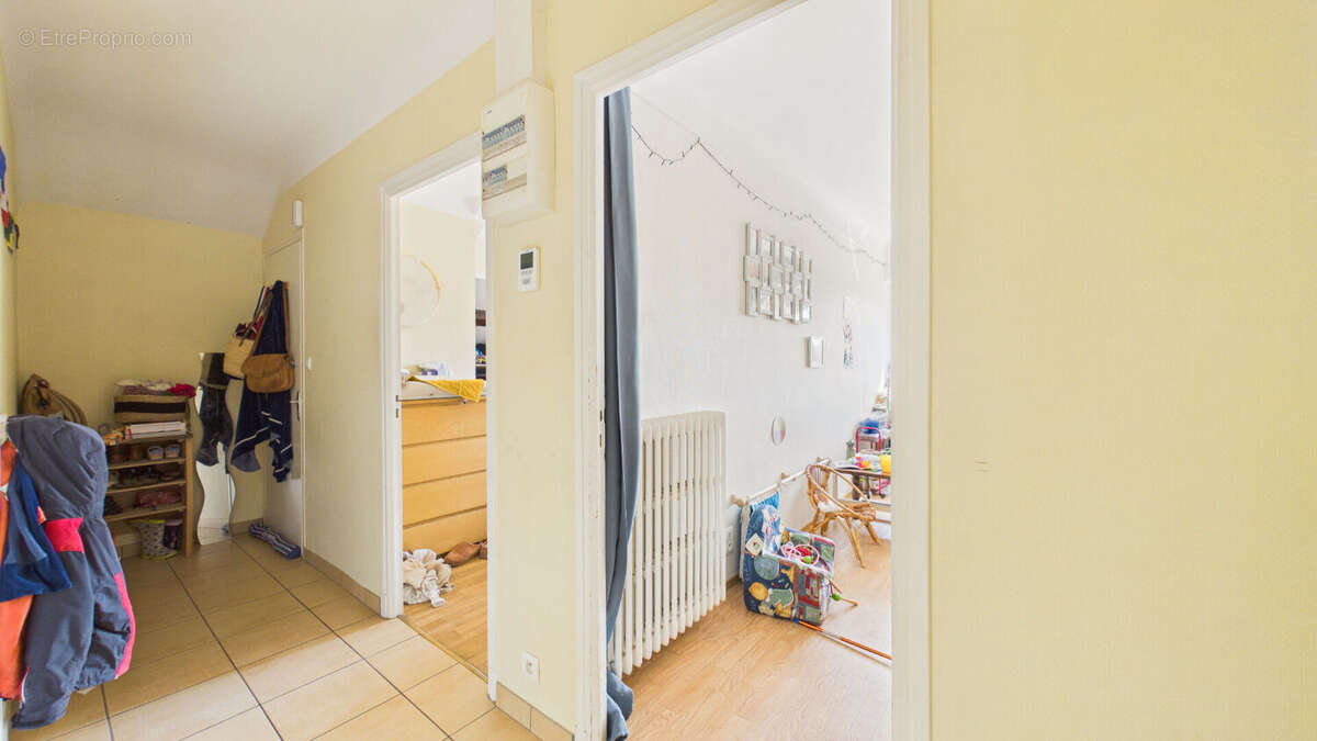 Appartement T2 Bis Loué - RODEZ FAUBOURG - photo 2