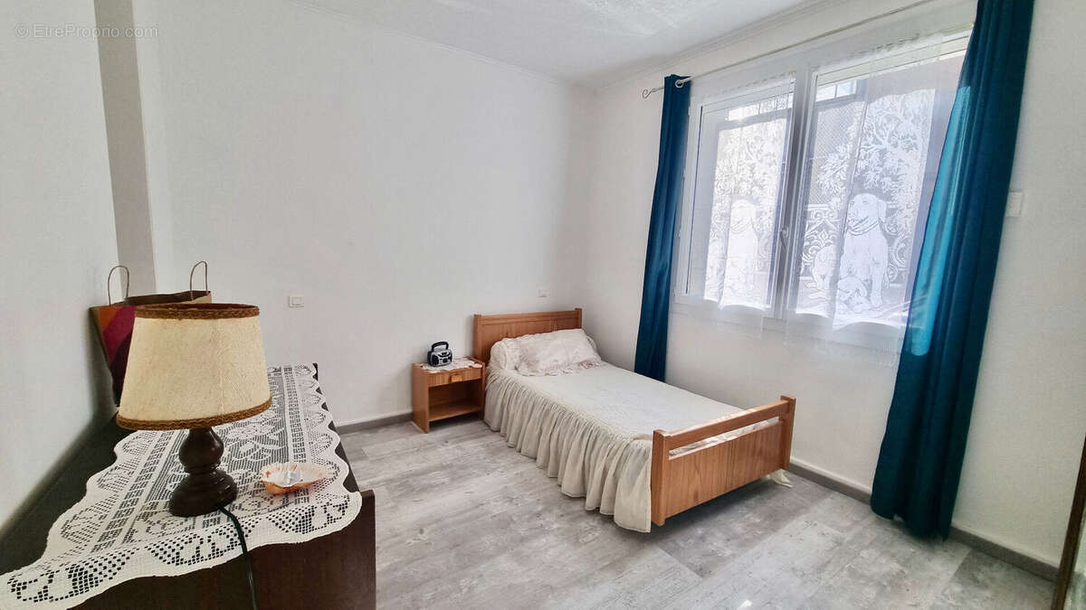 PONT-DU-CHÂTEAU / Centre bourg immeuble de rapport à vendre, belle opportunité ! - photo 15