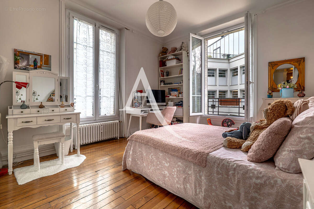 Appartement à PARIS-11E