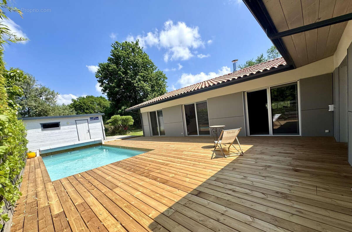 Maison à CAMBLANES-ET-MEYNAC