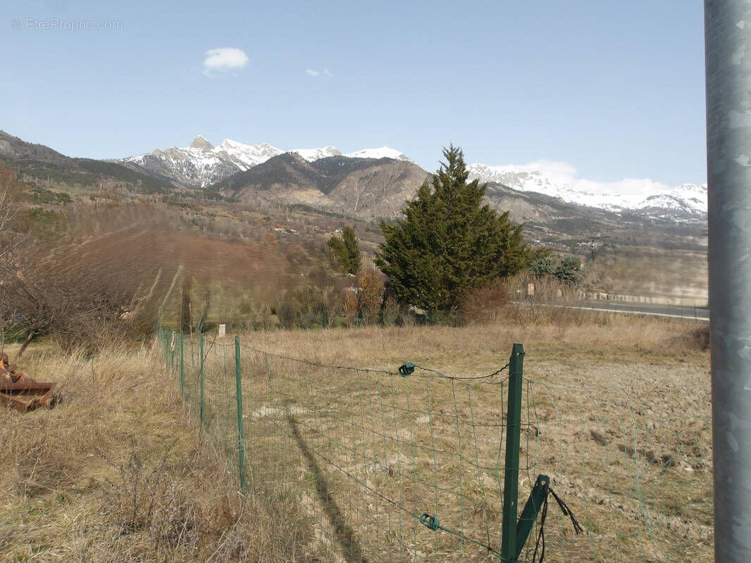 Terrain à LA BATIE-NEUVE