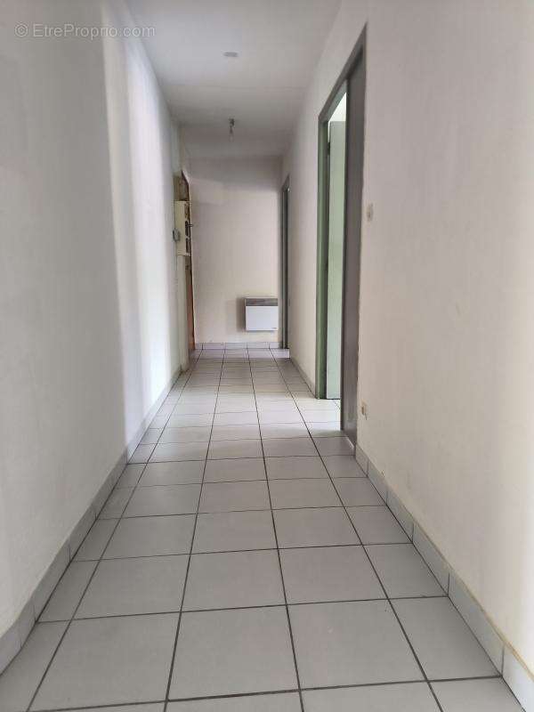 Appartement à SAINT-JEAN-DE-MUZOLS