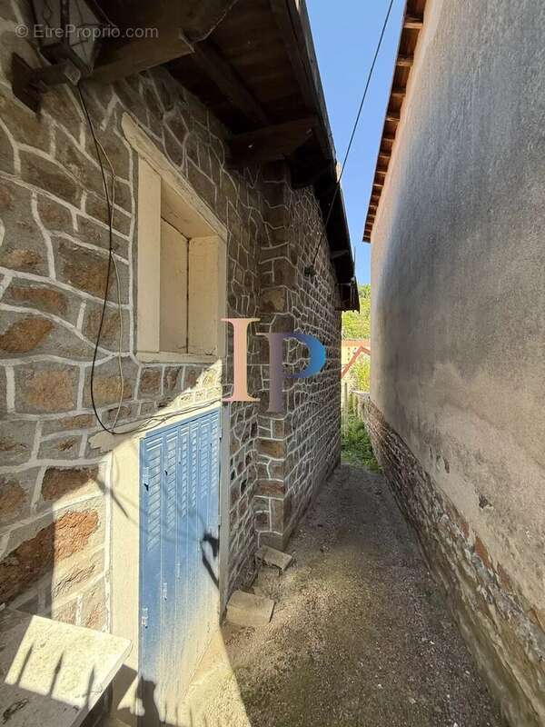 Maison à PONT-TRAMBOUZE