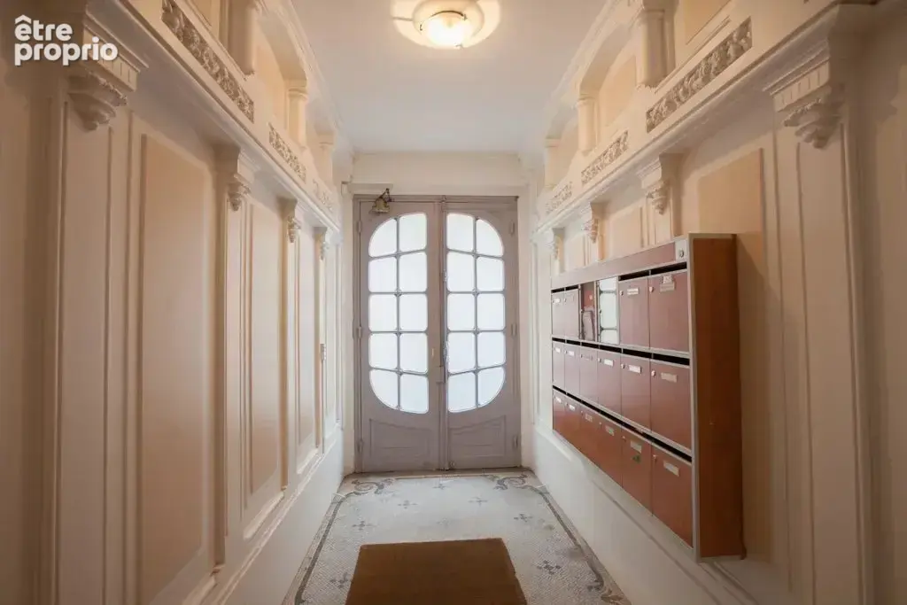 Paris 18e - Dernier étage - Vue dégagée - photo 7