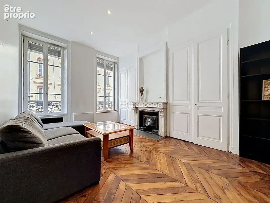Lyon 07 - Saint André - T2 bis - 53,03 m² - photo 2