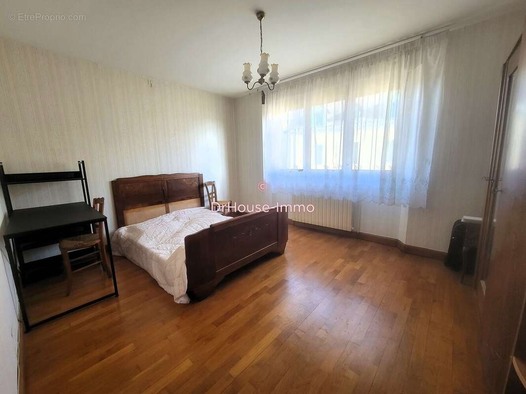 Maison à DOL-DE-BRETAGNE