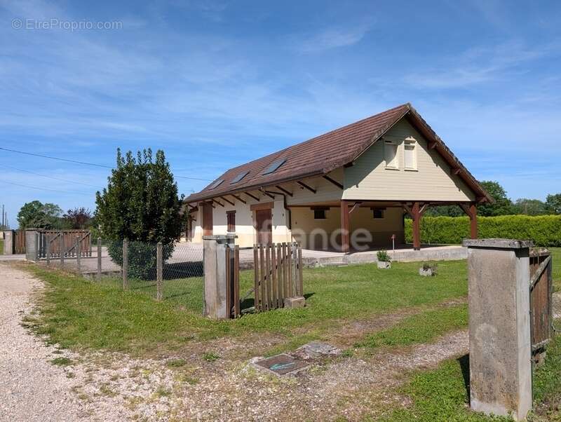 Maison à BLETTERANS